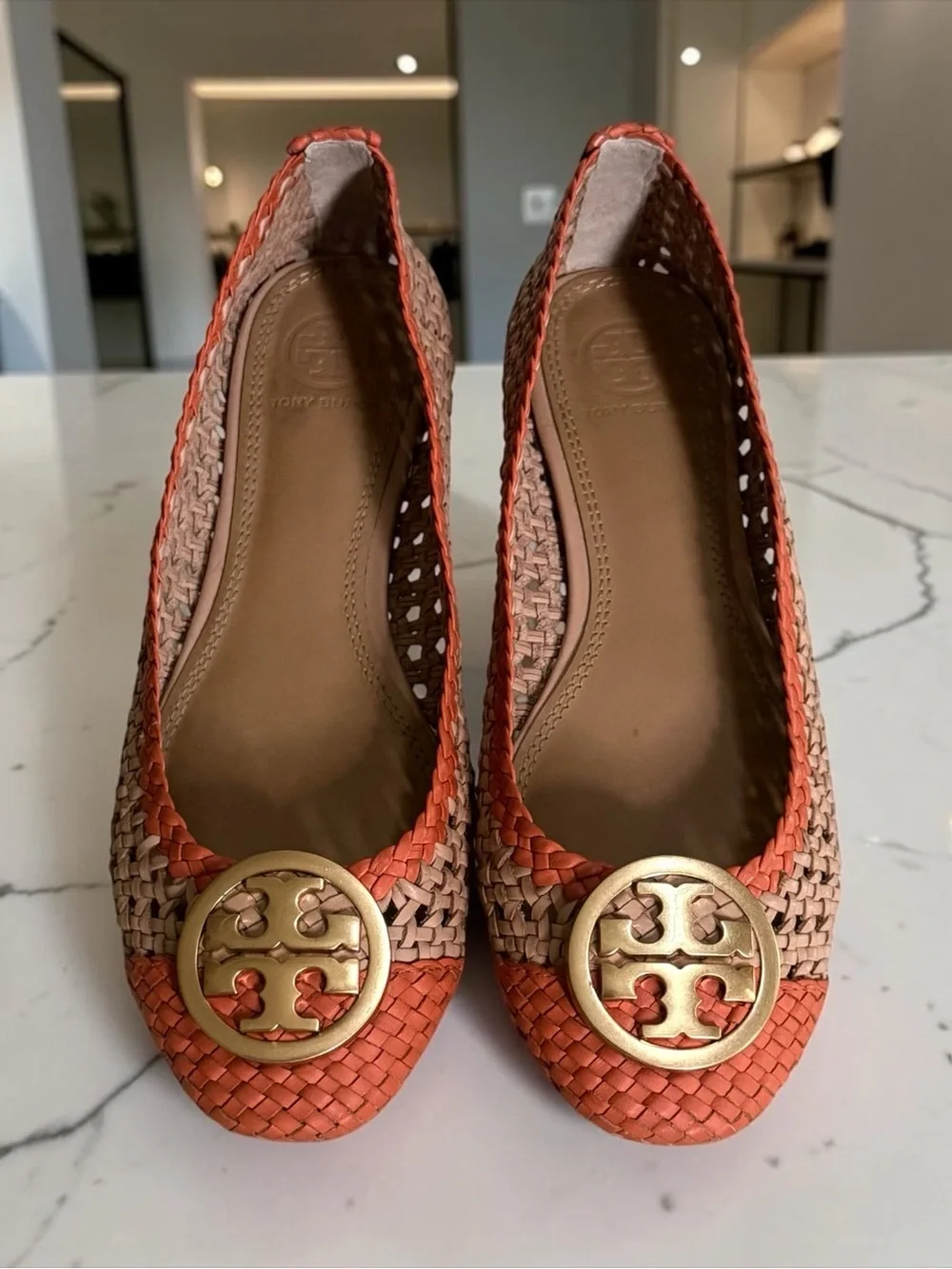 Tory Burch Coral Orange Woven Leather Ballet Flats w Gold Medallion Size 6